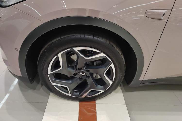 Used ONVO L60 2024 60 kWh All-Wheel Drive
