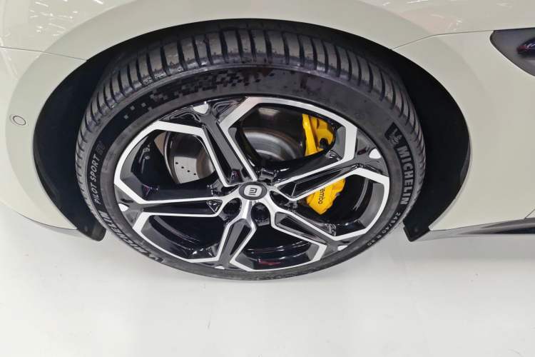 Used  SU7 2024 Four-Wheel Drive Ultra-Long Range Advanced Intelligent Driving Max Edition
