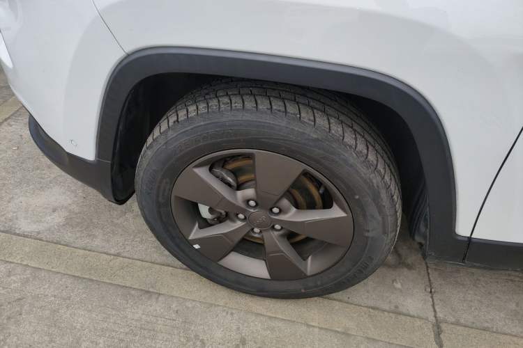 Used  Cherokee 2016 2.4L 75th Anniversary Edition
