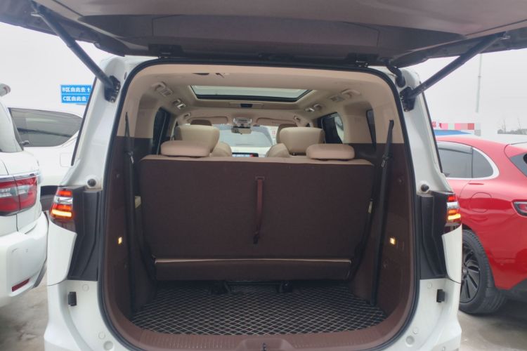 Used Bestune M9 2023 2.0T Prestige Edition