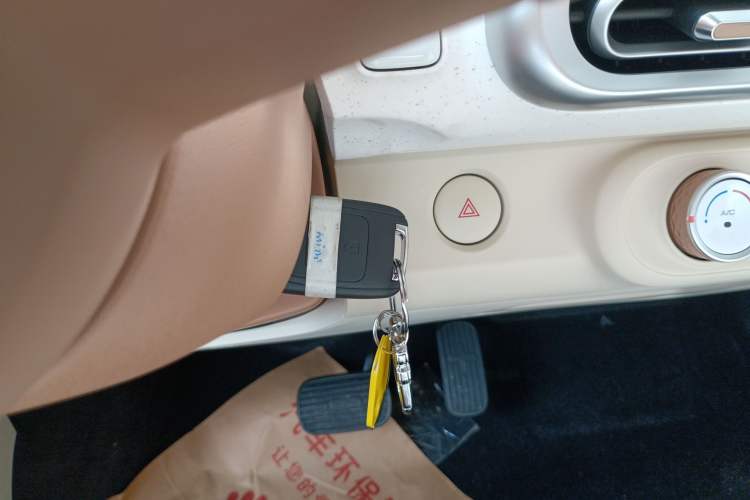 Used Wuling Hongguang MINIEV 2024 3rd Generation 215km Youth Edition
