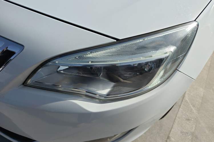 Used Buick GT 2014 XT 1.6L Automatic Fashion Edition
