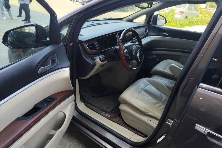 Used Buick GL8 2014 2.4L LT Luxury Business Executive Edition
