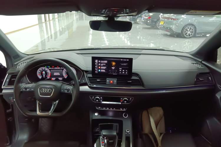 Used Audi Q5L 2022 45T Luxury Dynamic Model
