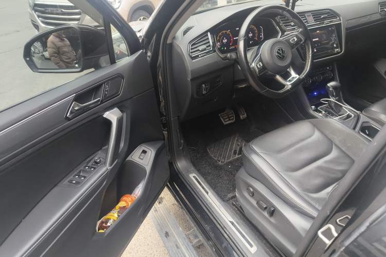 Used Volkswagen Tiguan L 2021 330TSI Automatic Two-Wheel Drive R-Line Enhanced Edition
