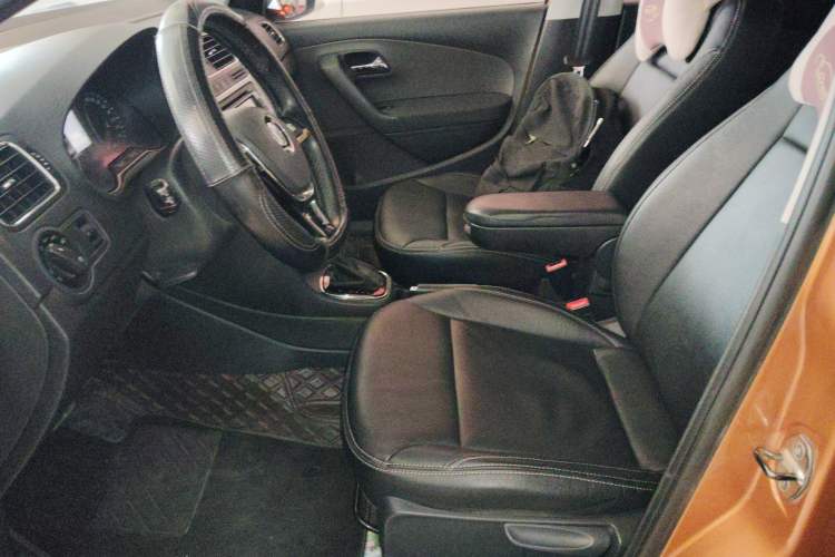 Used Volkswagen Polo 2014 1.6L Cross Polo Automatic