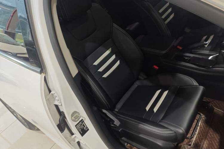 Used BYD Qin Pro 2019 Super Edition 1.5TI Manual Smart Connect Powerful Model China VI Standard
