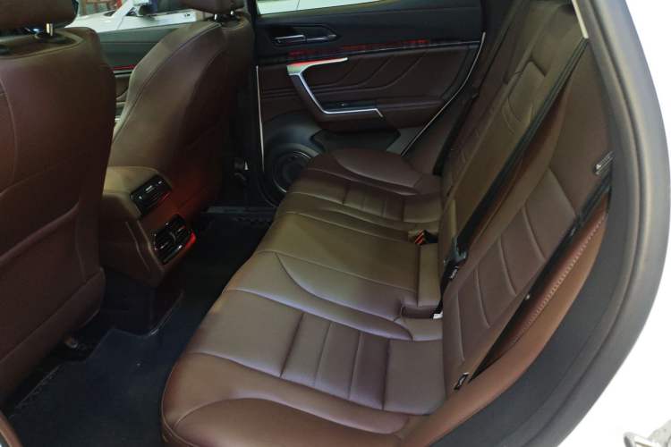 Used Wey VV5 2019 Upgraded Model 2.0T Two-Wheel Drive Ultra-Luxury Version China V Standard
