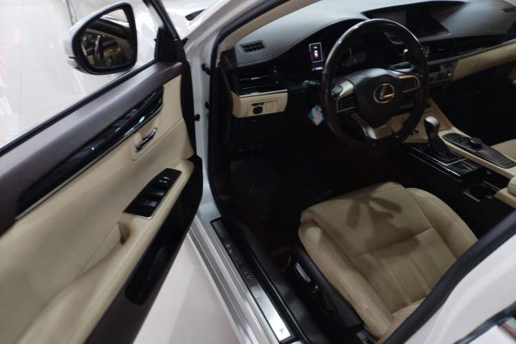 Used Lexus ES 2015 200 Elite Edition
