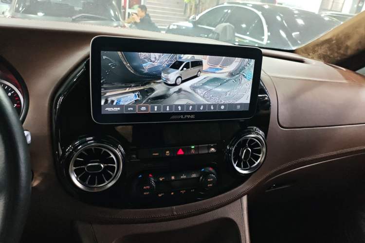 Used Mercedes-Benz Vito 2021 2.0T Elite Version 7 Seats
