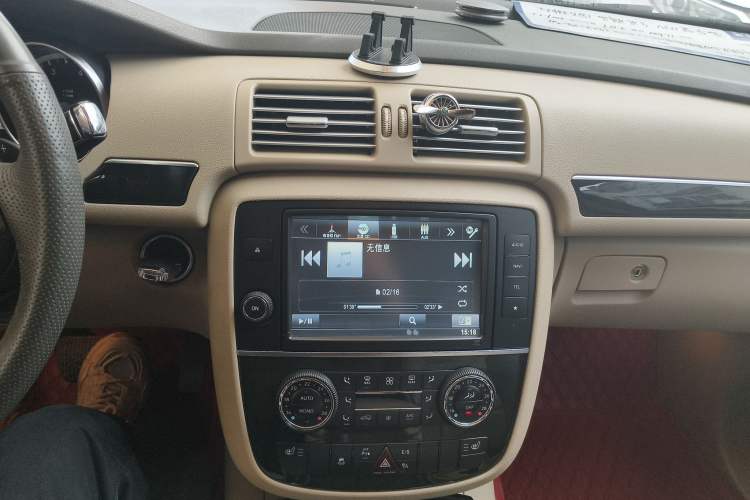 Used Mercedes-Benz R-Class 2017 R 320 4MATIC Business Edition Prestige Model
