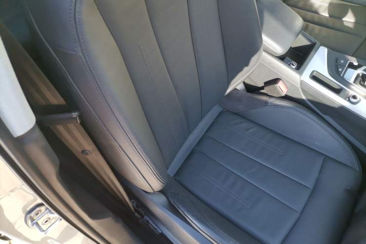 Used Audi A4L 2019 40 TFSI Fashion Edition China VI Emission Standard
