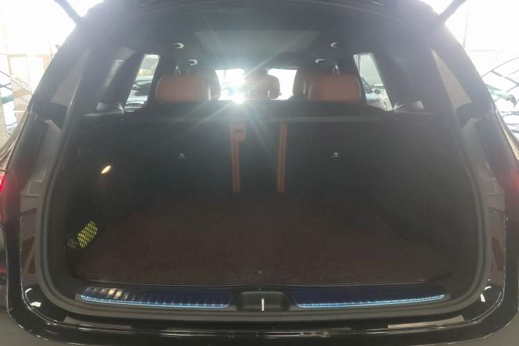 Used Mercedes-Benz GLC 2023 Refreshed GLC 300 L 4MATIC Dynamic Edition 5 Seats