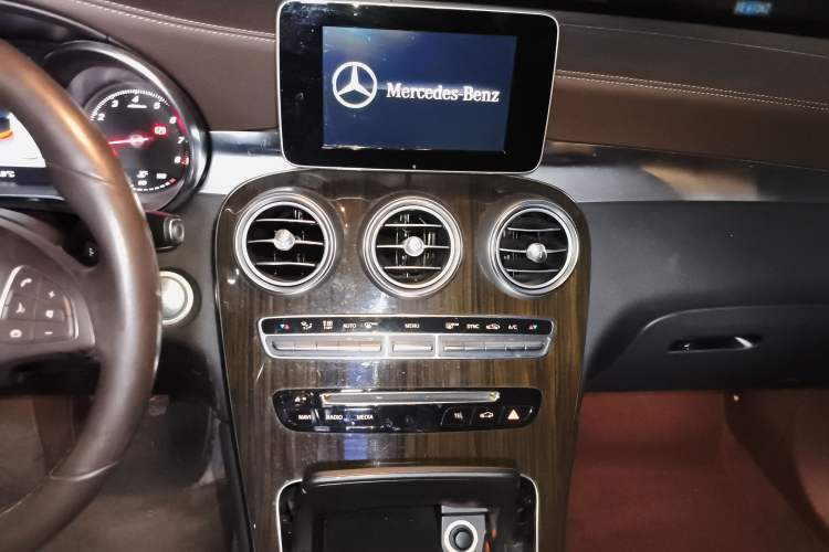 Used Mercedes-Benz GLC 2018 GLC 260 4MATIC Dynamic Edition
