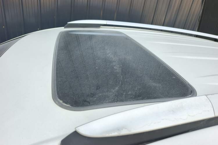 Used Toyota RAV4 2016 2.0L CVT Two-Wheel Drive Fashion Edition China V Standard
