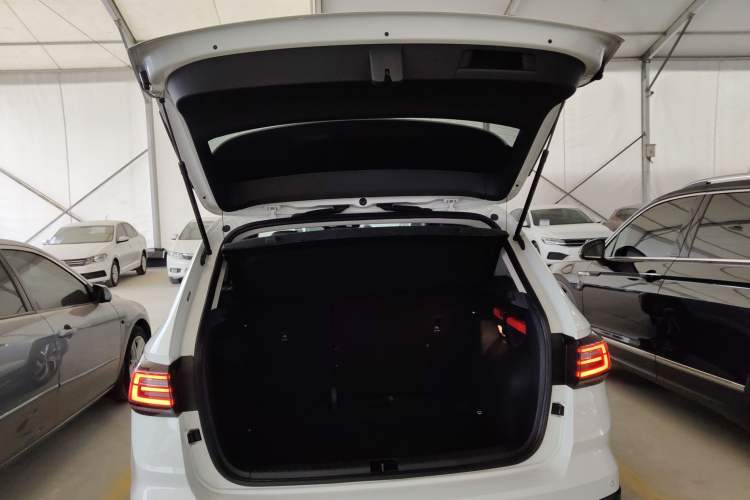 Used Volkswagen Tharu 2023 300TSI Two-Wheel-Drive Full Moon Edition
