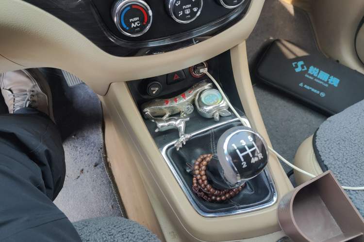 Used Baojun 730 2014 1.5L manual Comfort version 7 seats