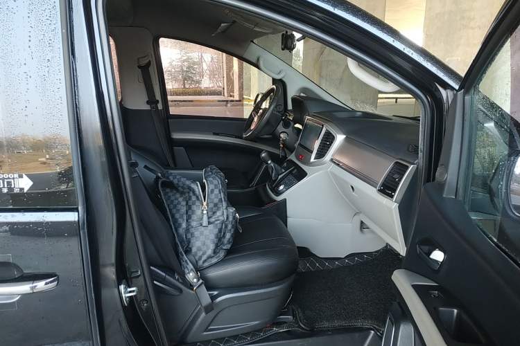 Used  M4 2016 2.0L manual Comfort trim level