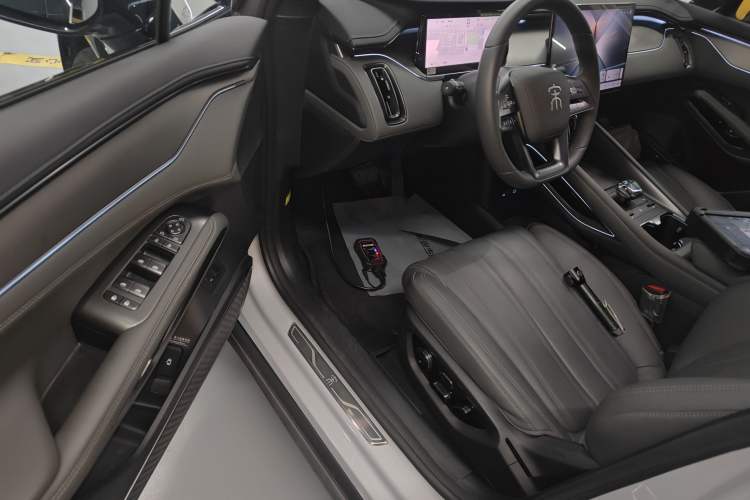 Used BYD Song L EV 2025 Intelligent Driving Version 662 km LiDAR Excellence Edition
