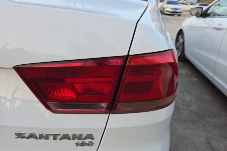 Used Volkswagen Santana 2015 1.6L Automatic Comfort Edition
