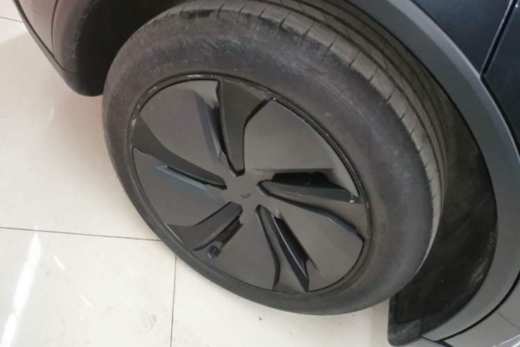 Used Tesla Model Y 2025 Rear-Wheel-Drive Version
