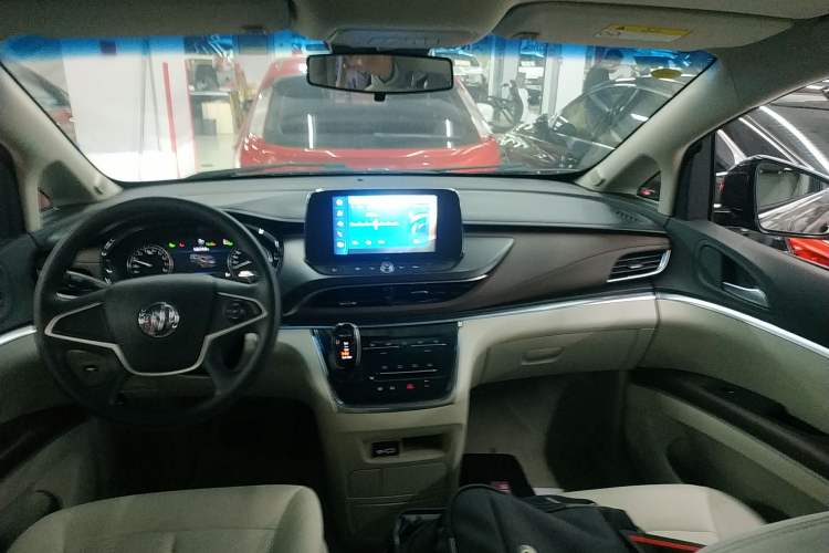 Used Buick GL8 2022 Land Cruiser Executive Class 652T Comfort Model
