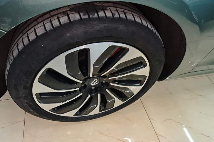 Used Hima AITO M5 2022 Extended-Range Four-Wheel Drive Performance Version
