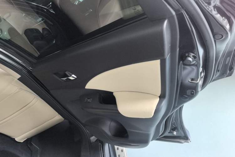 Used Honda CR-V 2015 2.0L two-wheel drive Fashion Edition
