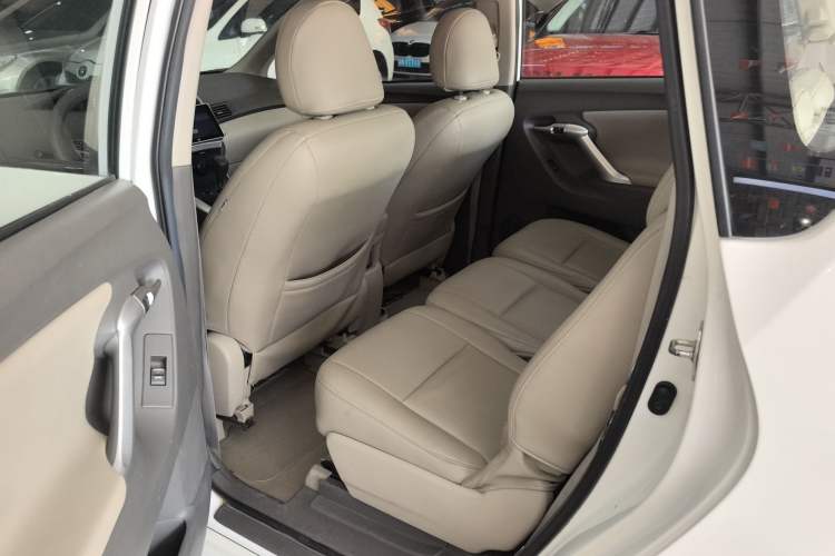 Used Toyota Verso 2014 Starlight 180E CVT Elite Edition
