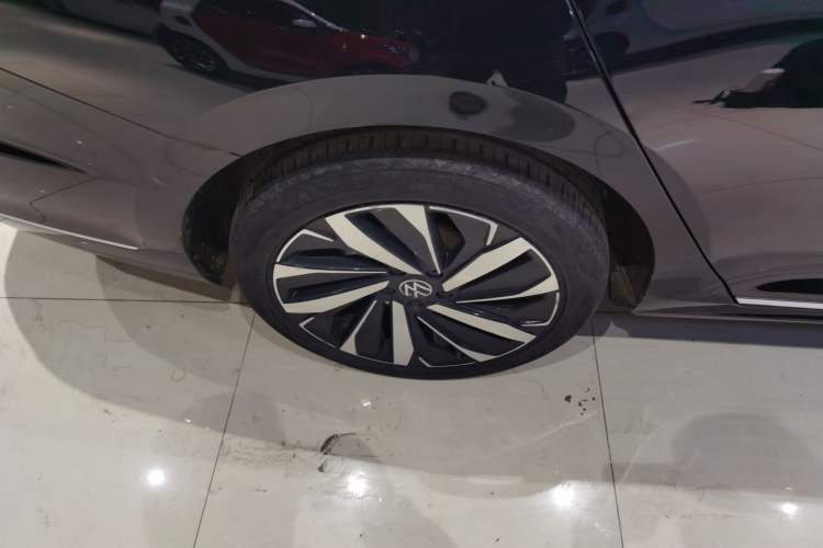 Used Volkswagen Passat 2022 330TSI Luxury Edition Custom Version
