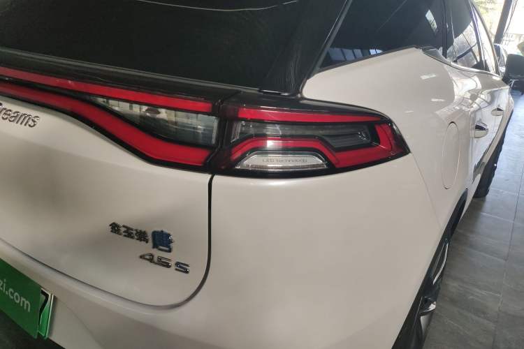 Used BYD Tang New Energy 2018 DM 2.0T All-Wheel Drive Smart Connectivity Luxury Model 7 Seats China V Emission Standard
