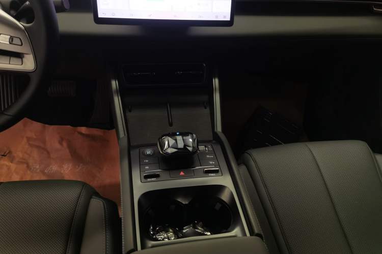 Used BYD Qin L 2025 DM-i Smart Drive 80KM Leading Model