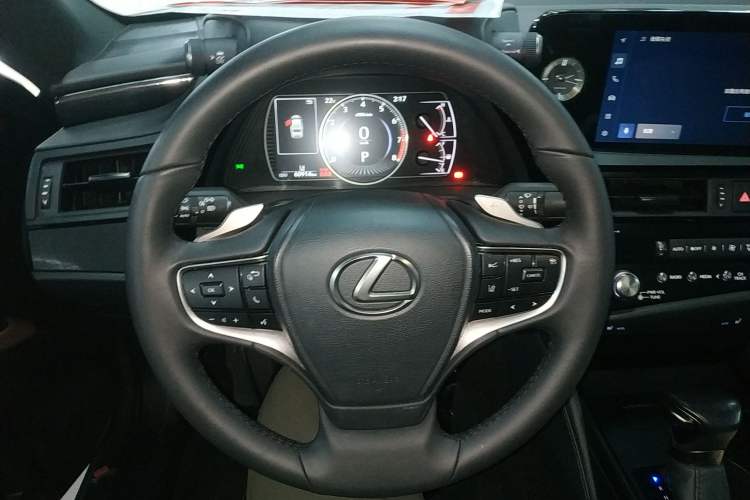 Used Lexus ES 2022 200 Excellence Edition
