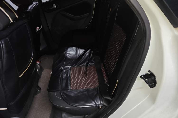 Used Ford Focus 2013 Hatchback Classic 1.8L Automatic Base Model
