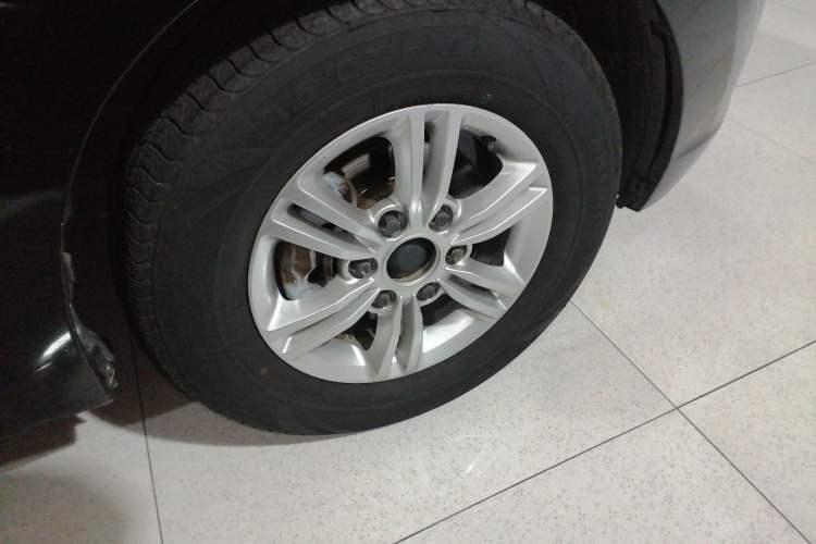 Used SAIC MAXUS G10 2016 1.9T Manual Elite Edition Diesel China V Standard