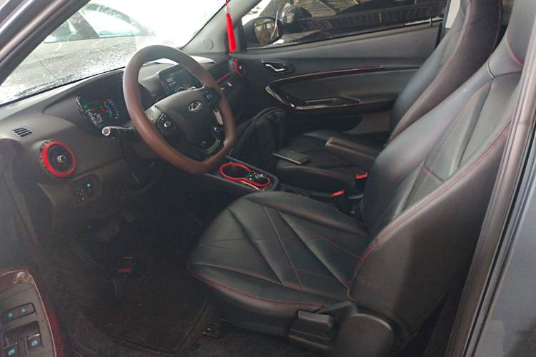 Used Chery Little Ant 2022 Revised Version Sweet Pink Edition Half-Sugar Version Lithium Iron Phosphate 30.7 kWh 30 kW 301 km