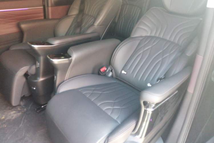 Used GAC Trumpchi M8 2024 Master Series 400T Prestige Edition
