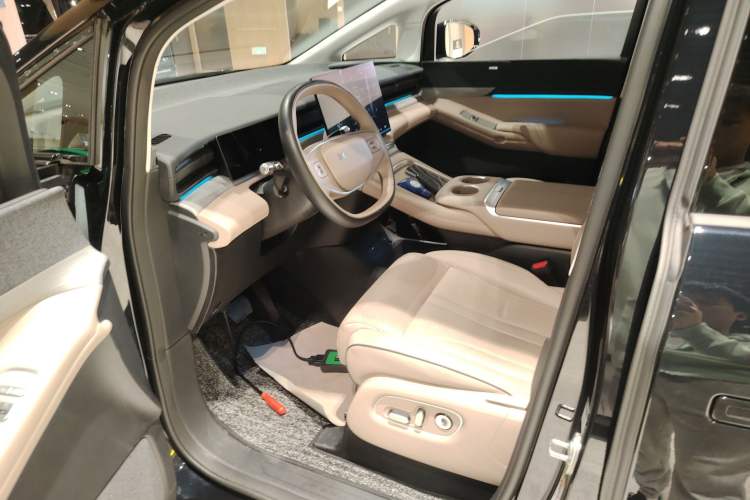 Used XPeng X9 2024 702 Ultra-Long Range Max