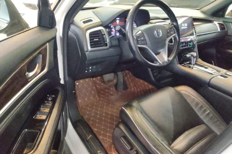 Used Honda UR-V 2017 240TURBO Two-Wheel Drive Luxury Edition China V
