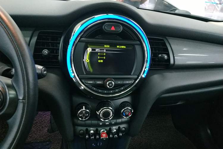 Used MINI MINI 2014 1.5T COOPER Fun
