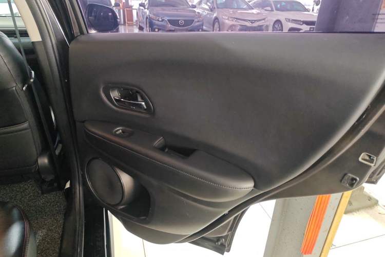 Used Honda Vezel 2017 1.8L CVT 2WD Elite Model
