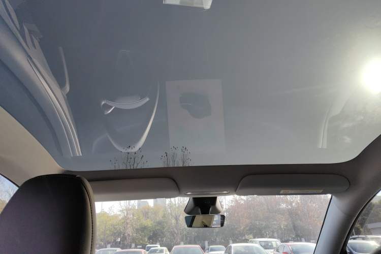 Used Tesla Model Y 2025 Updated Version Long-Range All-Wheel Drive
