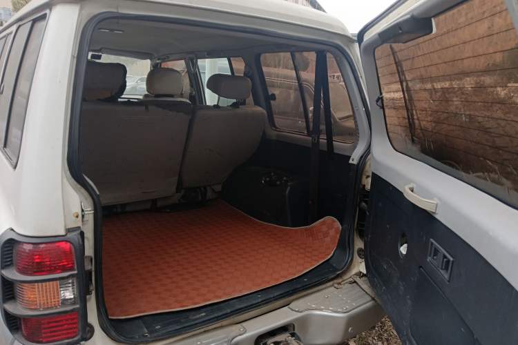 Used Leopaard Heijingang 2013 2.2L Manual Two-Wheel Drive Standard Version
