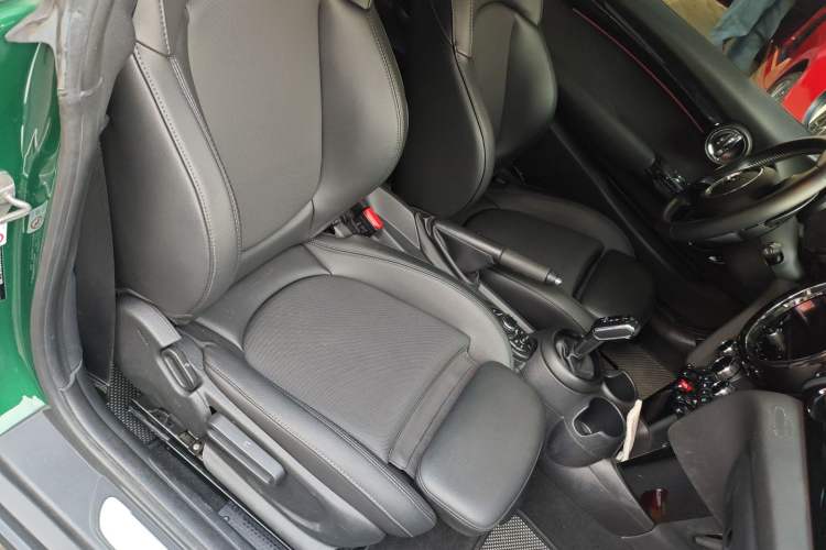 Used  MINI 2022 2.0T COOPER S Classic Edition
