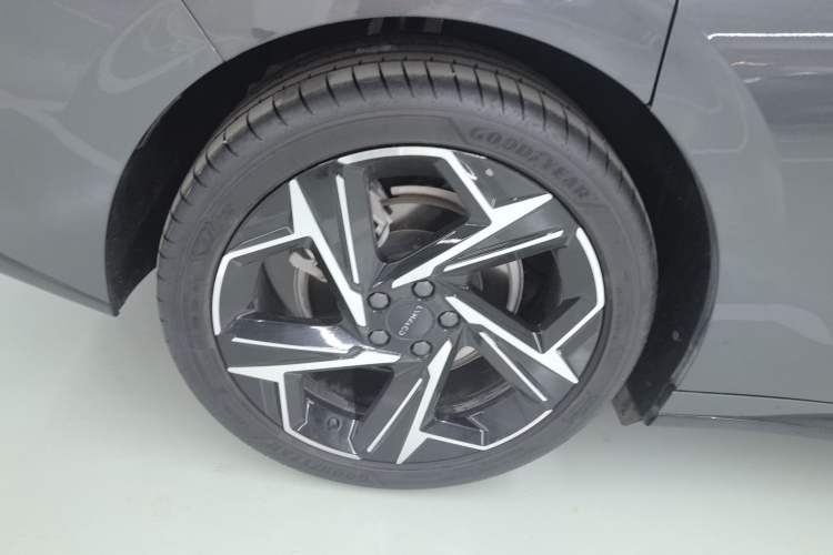 Used Lynk & Co 07 2024 EM-P 126 Long-Range Ultra
