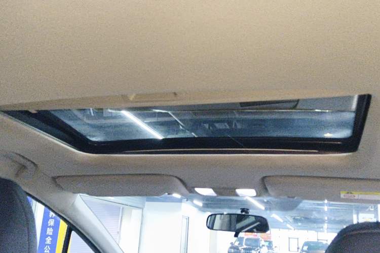 Used Honda Jade 2017 1.8L automatic Comfort version 5 seats
