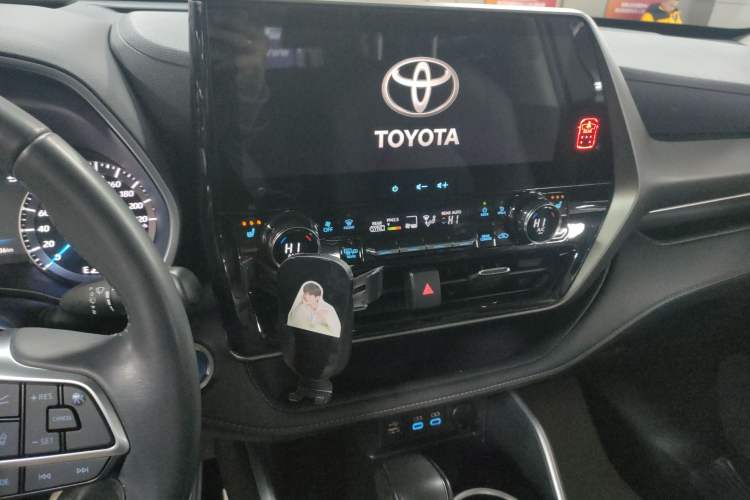 Used Toyota Highlander 2022 Dual-Engine 2.5L Four-Wheel Drive Prestige Version 7 Seats
