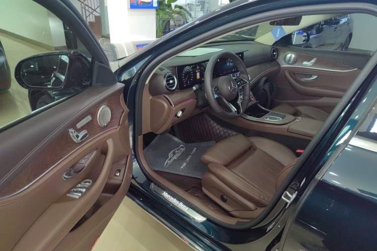 Used Mercedes-Benz E-Class 2021 Facelift E 260 L
