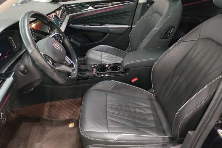 Used Volkswagen Passat 2023 330TSI Prestige Edition
