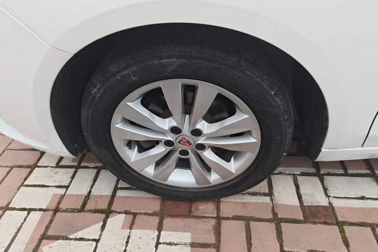 Used Roewe 360 2015 1.5L Automatic Luxury Edition
